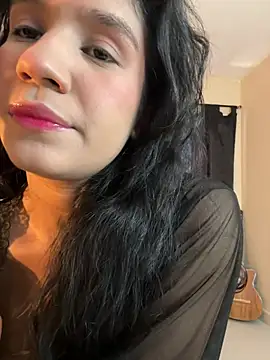 Snapshot of Veronica_M chatting on 7, 7, 2026 Veronica M online show from 7, 7, 2026
