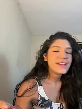 Snapshot of Veronica_M chatting on 28, 6, 2026 Veronica M online show from 28, 6, 2026