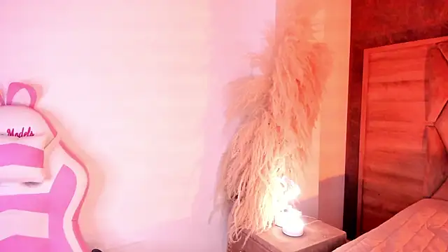CristineRainn  online show from 12, 7, 2026