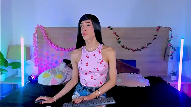 LaraRous online show from 12, 7, 2026