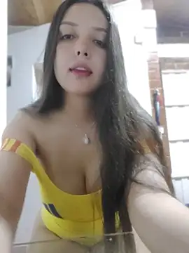 Bella Karoline online show from 8, 7, 2026