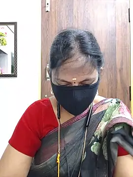 Snapshot of Tamil_white_beauty chatting on 17, 6, 2026 Tamil white beauty online show from 17, 6, 2026