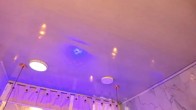 Snapshot of Tifanny-Val chatting on 8, 7, 2026 Tifanny-Val online show from 8, 7, 2026
