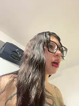Snapshot of MennaLee_ chatting on 13, 6, 2026 MennaLee online show from 13, 6, 2026
