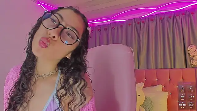 Snapshot of Sarah_Moon1 chatting on 2, 7, 2026 Sarah Moon1 online show from 2, 7, 2026