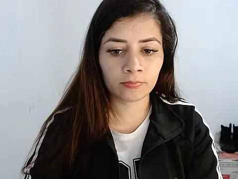 Luna zoe online show from 5, 7, 2026