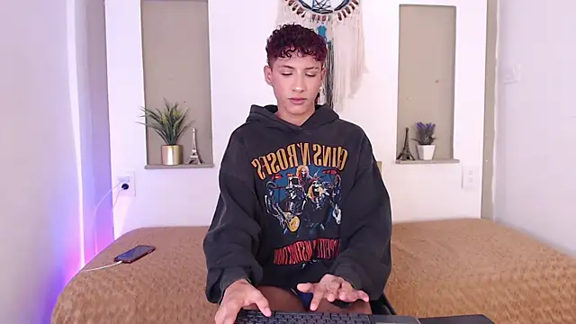 Snapshot of wicked_angelXO chatting on 30, 6, 2026 wicked angelXO online show from 30, 6, 2026