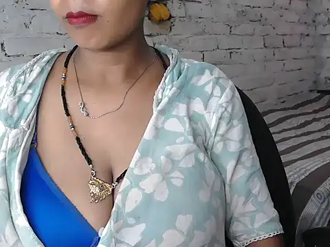 NottyMomo online show from 17, 6, 2026