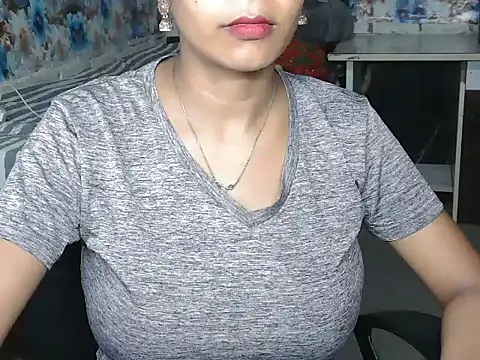 NottyMomo online show from 4, 7, 2026