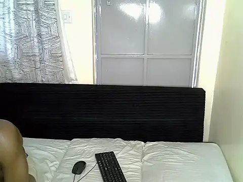 sassiejullie online show from 30, 7, 2026