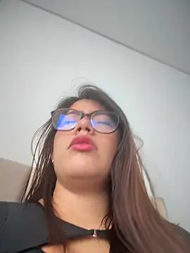 Saracalderon online show from 15, 7, 2026