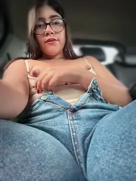 Saracalderon online show from 17, 6, 2026