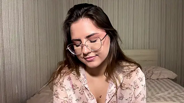 Mina Aston online show from 13, 7, 2026