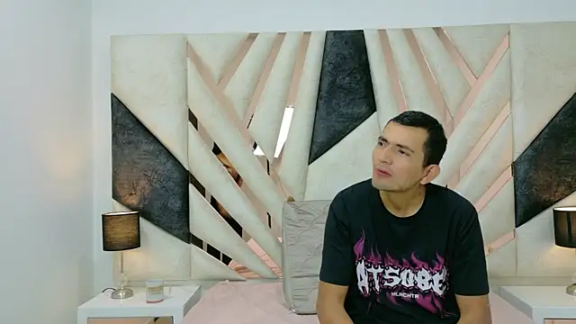 LunaySebastian online show from 24, 6, 2026