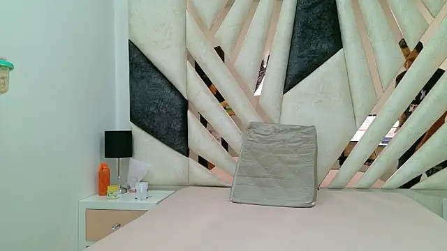 LunaySebastian online show from 25, 7, 2026
