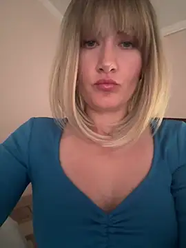 LunaFoxs online show from 24, 7, 2026