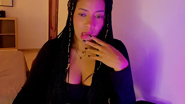 NicolePasqualott online show from 15, 10, 2025