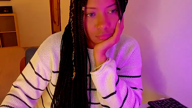 NicolePasqualott online show from 28, 9, 2025