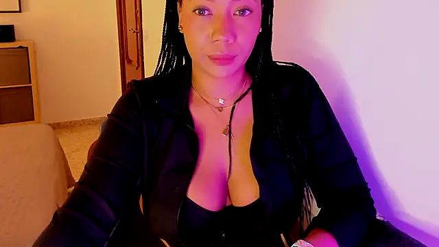 NicolePasqualott online show from 5, 10, 2025