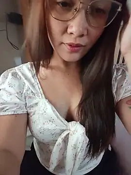 Hazel 28 online show from 16, 6, 2026