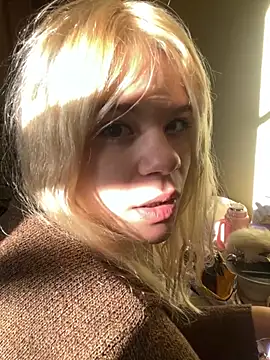 lolitacoreee online show from 14, 6, 2026