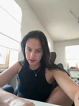 MisssMiaaa17 online show from 25, 6, 2026
