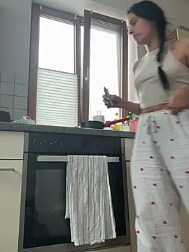 MisssMiaaa17 online show from 6, 7, 2026