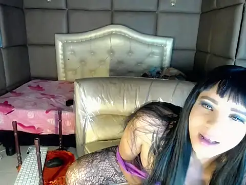 Clarissa Gill online show from 28, 6, 2026