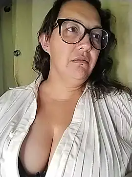  Saraqueen-- online show from 25, 6, 2026