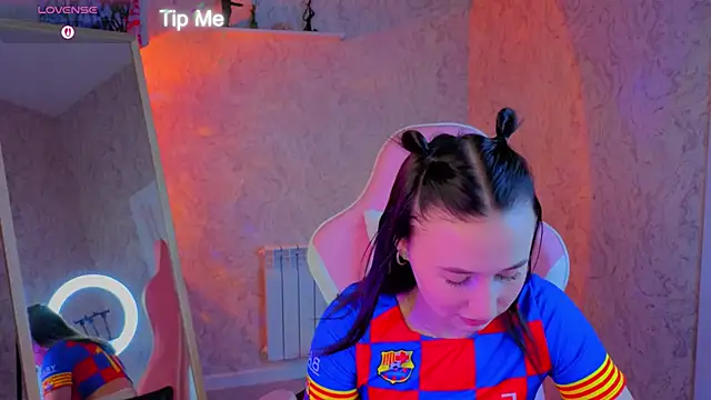  Kiki angelll  online show from 20, 6, 2026