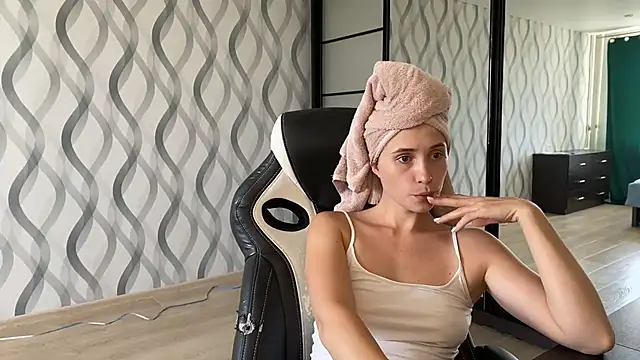 Miss Luna meow online show from 7, 7, 2026
