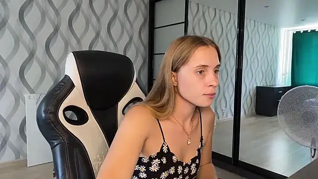 Miss Luna meow online show from 30, 6, 2026
