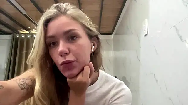 Snapshot of One_On_Mllion chatting on 19, 6, 2026 One On Mllion online show from 19, 6, 2026