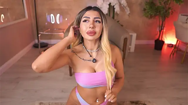 Snapshot of LucyyRosse chatting on 27, 6, 2026 LucyyRosse online show from 27, 6, 2026