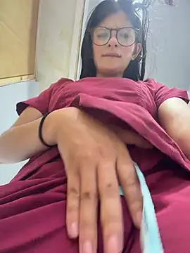 Mia Alanna online show from 28, 7, 2026