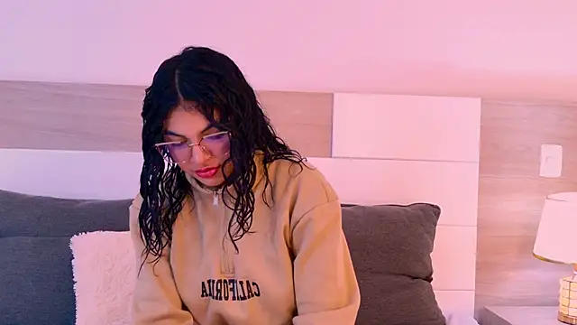 MelodyAlvarez online show from 13, 7, 2026