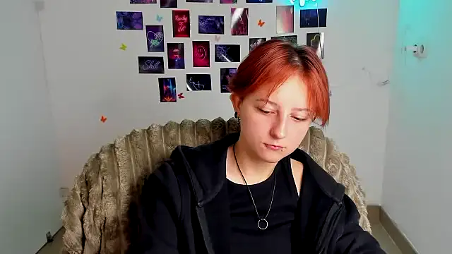 Dilara Kiss  online show from 9, 7, 2026