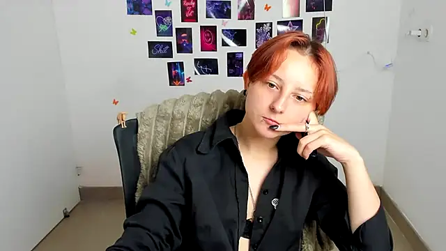 Dilara Kiss  online show from 6, 7, 2026