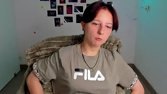 Dilara Kiss  online show from 17, 7, 2026