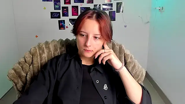 Dilara Kiss  online show from 3, 8, 2026