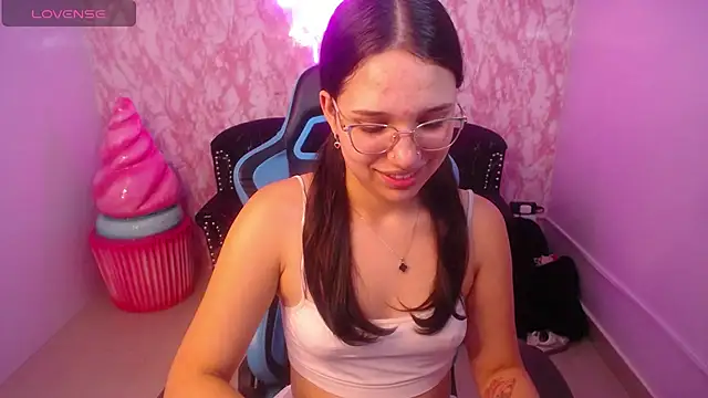Lia Rose ch online show from 10, 7, 2026