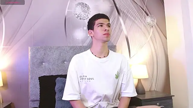 Dilan Femboy online show from 18, 6, 2026