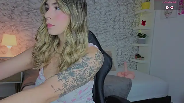 Snapshot of Isabella_Bliss chatting on 29, 6, 2026 Isabella Bliss online show from 29, 6, 2026