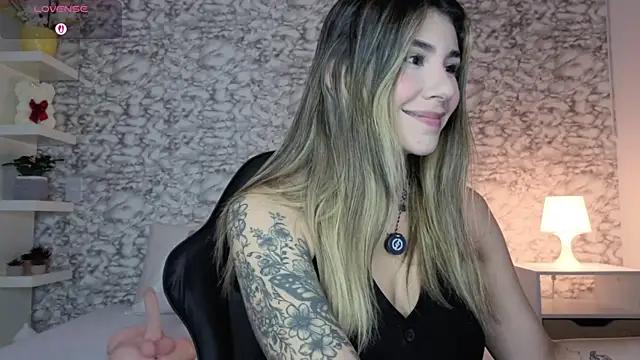 Snapshot of Isabella_Bliss chatting on 25, 7, 2026 Isabella Bliss online show from 25, 7, 2026