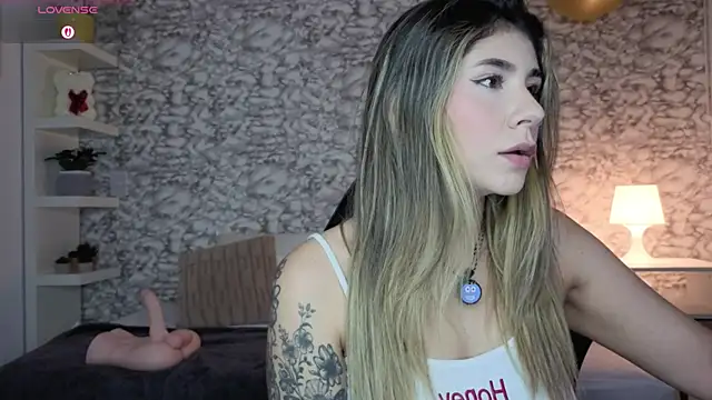 Snapshot of Isabella_Bliss chatting on 29, 7, 2026 Isabella Bliss online show from 29, 7, 2026