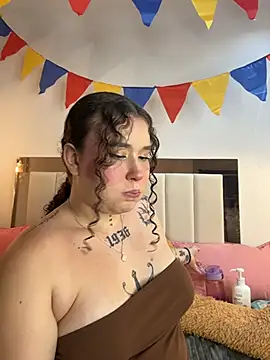 Doll Ivy online show from 28, 7, 2026