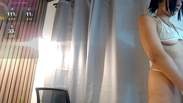 Snapshot of Sophie_Mcgreen chatting on 6, 7, 2026 Sophie Mcgreen online show from 6, 7, 2026
