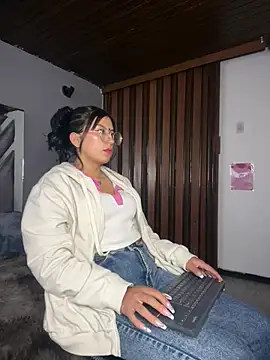 Snapshot of GabyLopez_Pink chatting on 26, 6, 2026 GabyLopez Pink online show from 26, 6, 2026