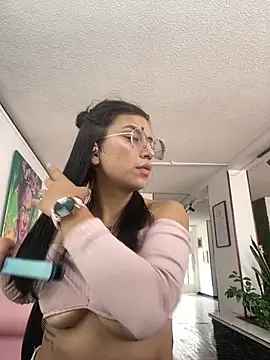 Snapshot of GabyLopez_Pink chatting on 29, 7, 2026 GabyLopez Pink online show from 29, 7, 2026