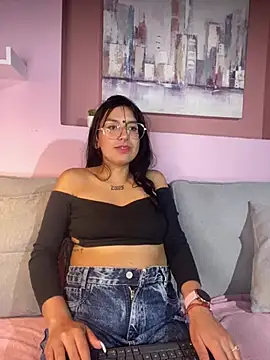 Snapshot of GabyLopez_Pink chatting on 27, 6, 2026 GabyLopez Pink online show from 27, 6, 2026